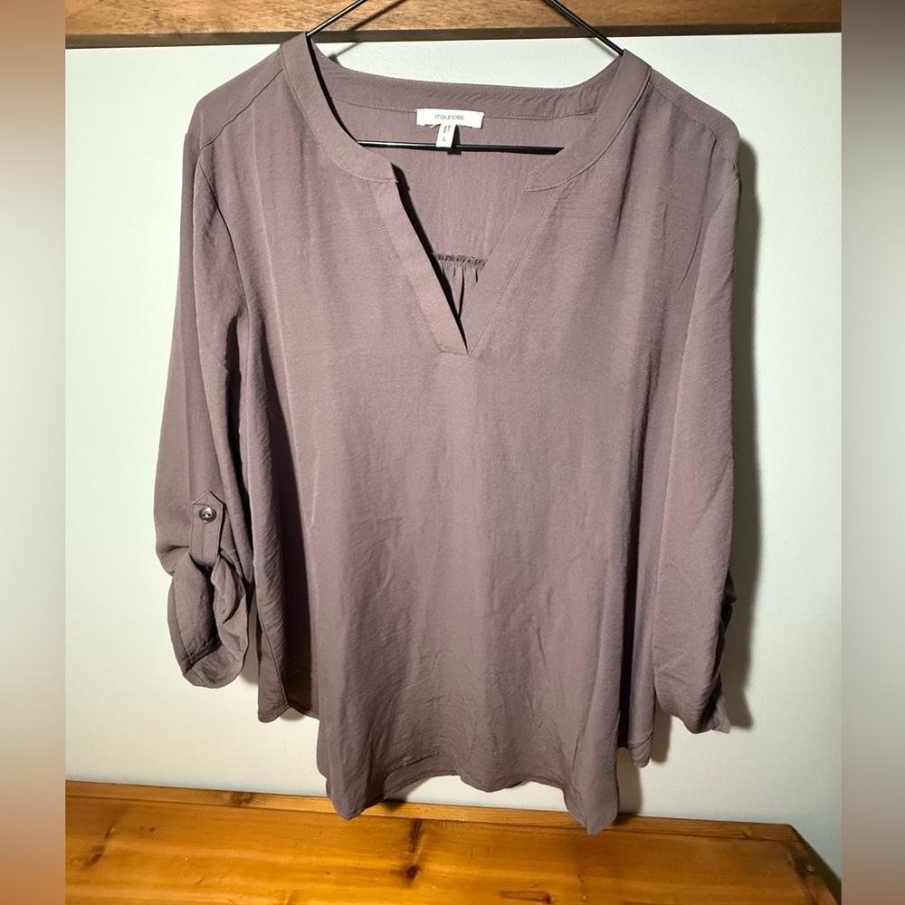 Maurice’s women’s top size large